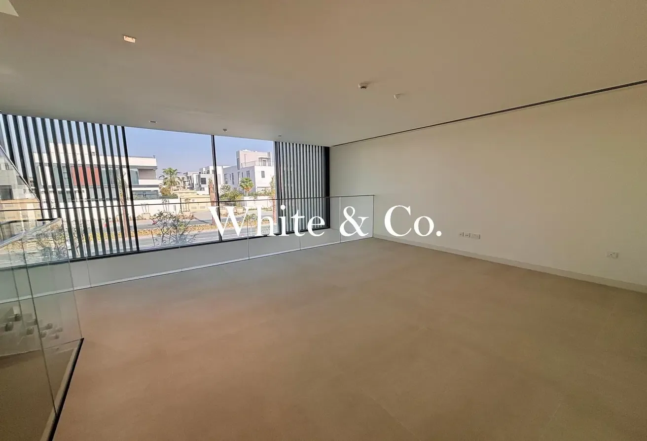 Big Corner G+2 | by entrance | Brand new