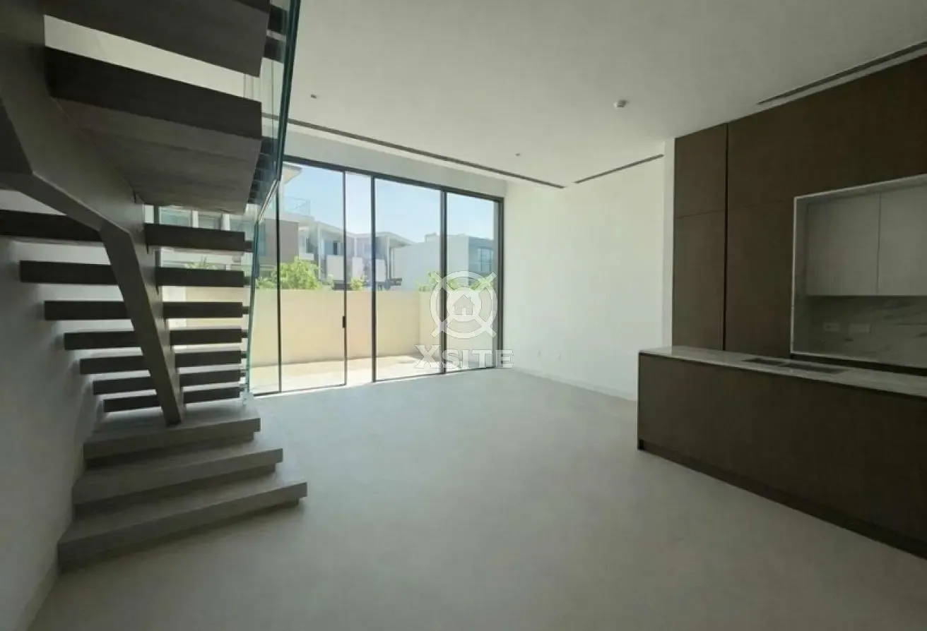 Elegant 3 BR Villa | Unfurnished | Spacious Layout