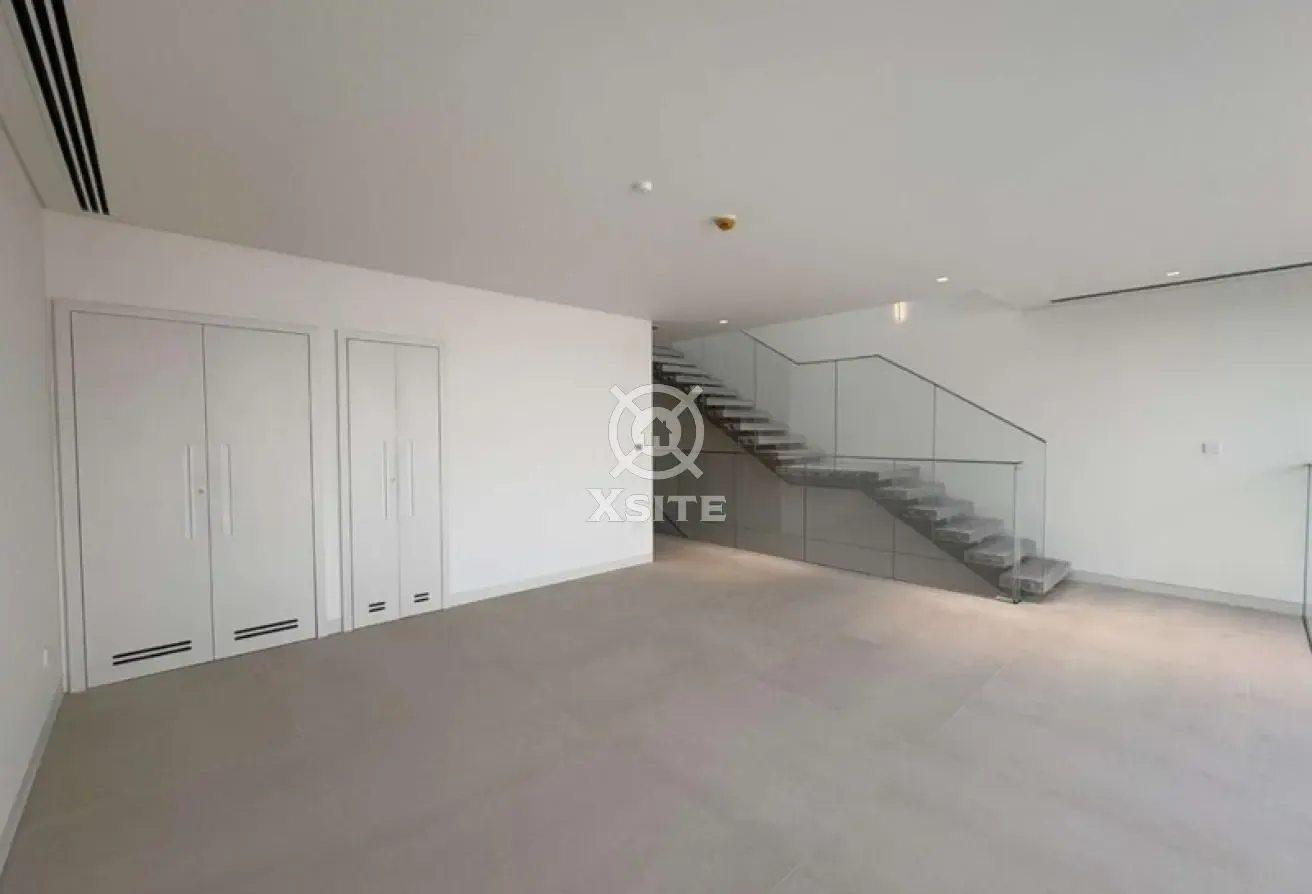 Elegant 3 BR Villa | Unfurnished | Spacious Layout