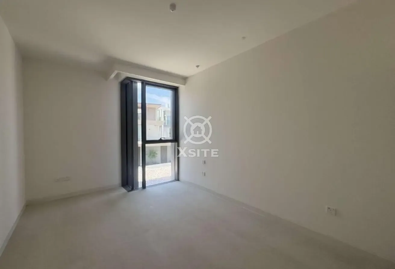 Elegant 3 BR Villa | Unfurnished | Spacious Layout