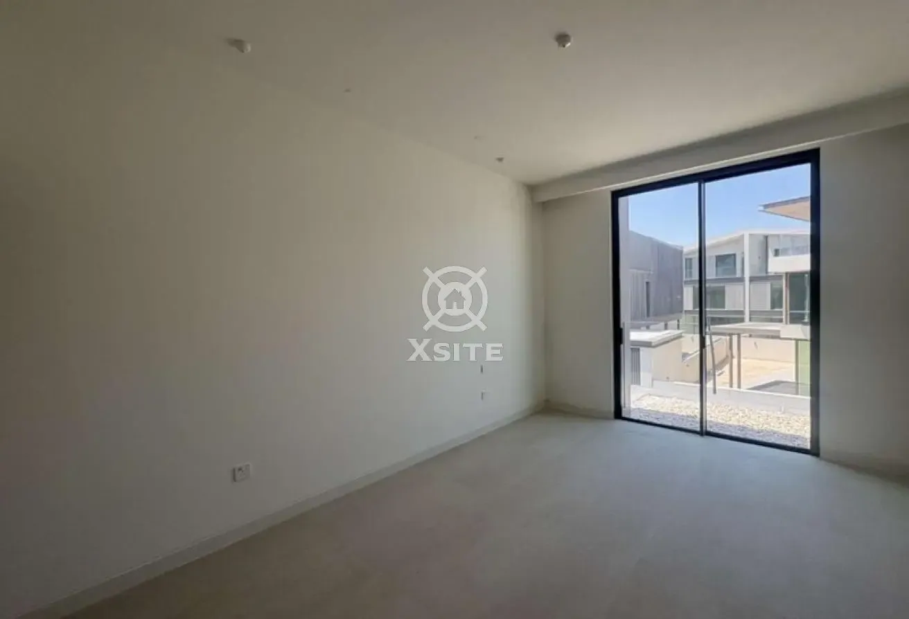 Elegant 3 BR Villa | Unfurnished | Spacious Layout