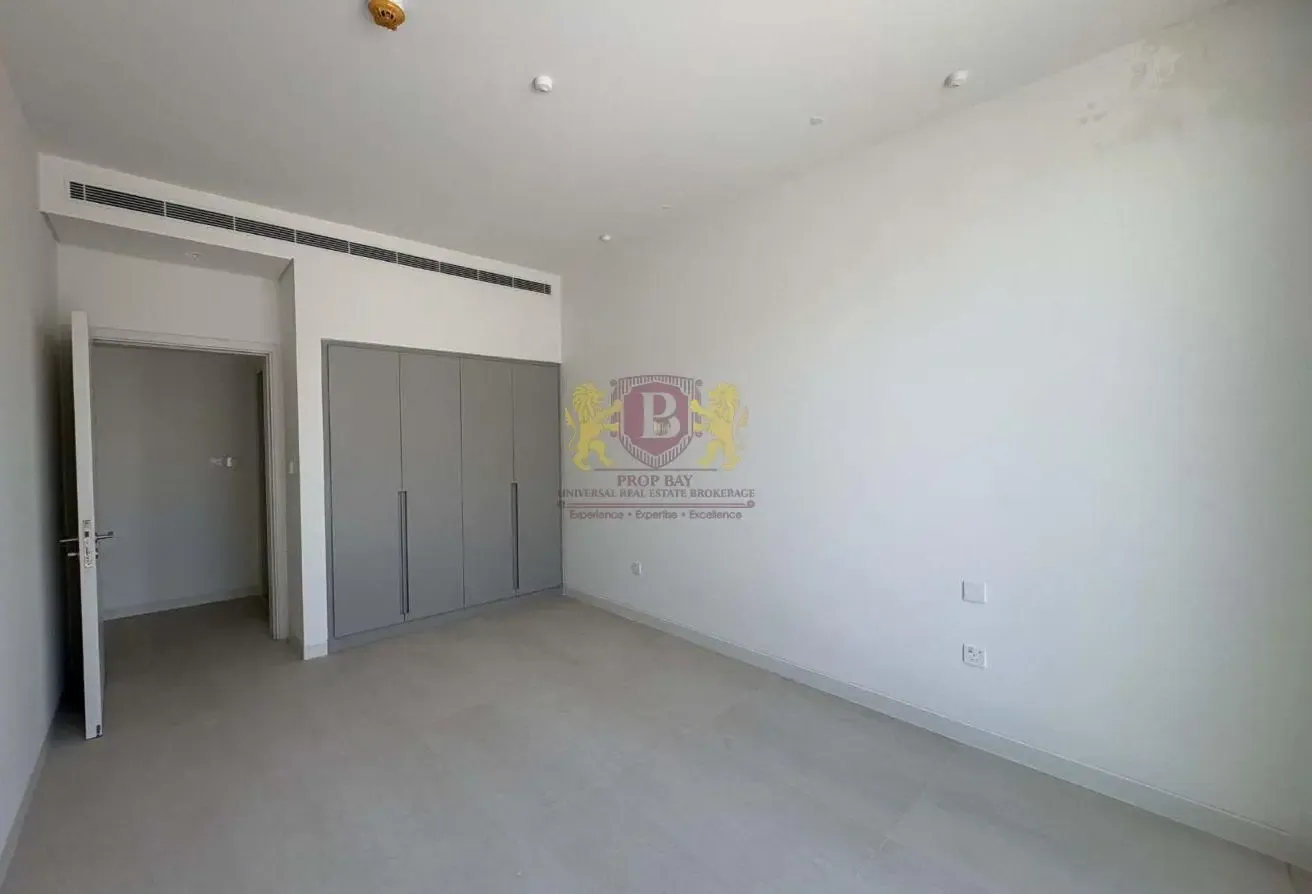 3BR Villa | Single Row | Large Plot | Vacant