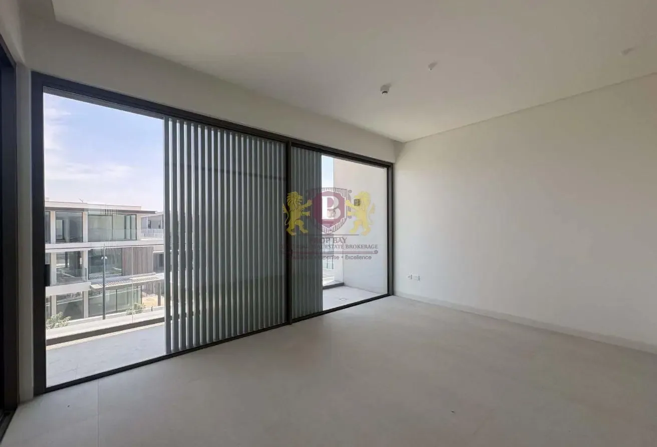 3BR Villa | Single Row | Large Plot | Vacant
