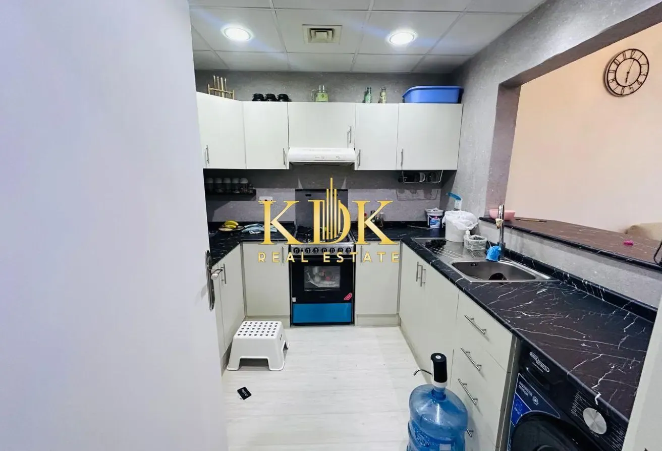 High-Floor 1BR | Golf & City View | Furnished