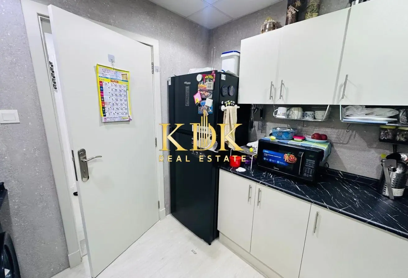 High-Floor 1BR | Golf & City View | Furnished