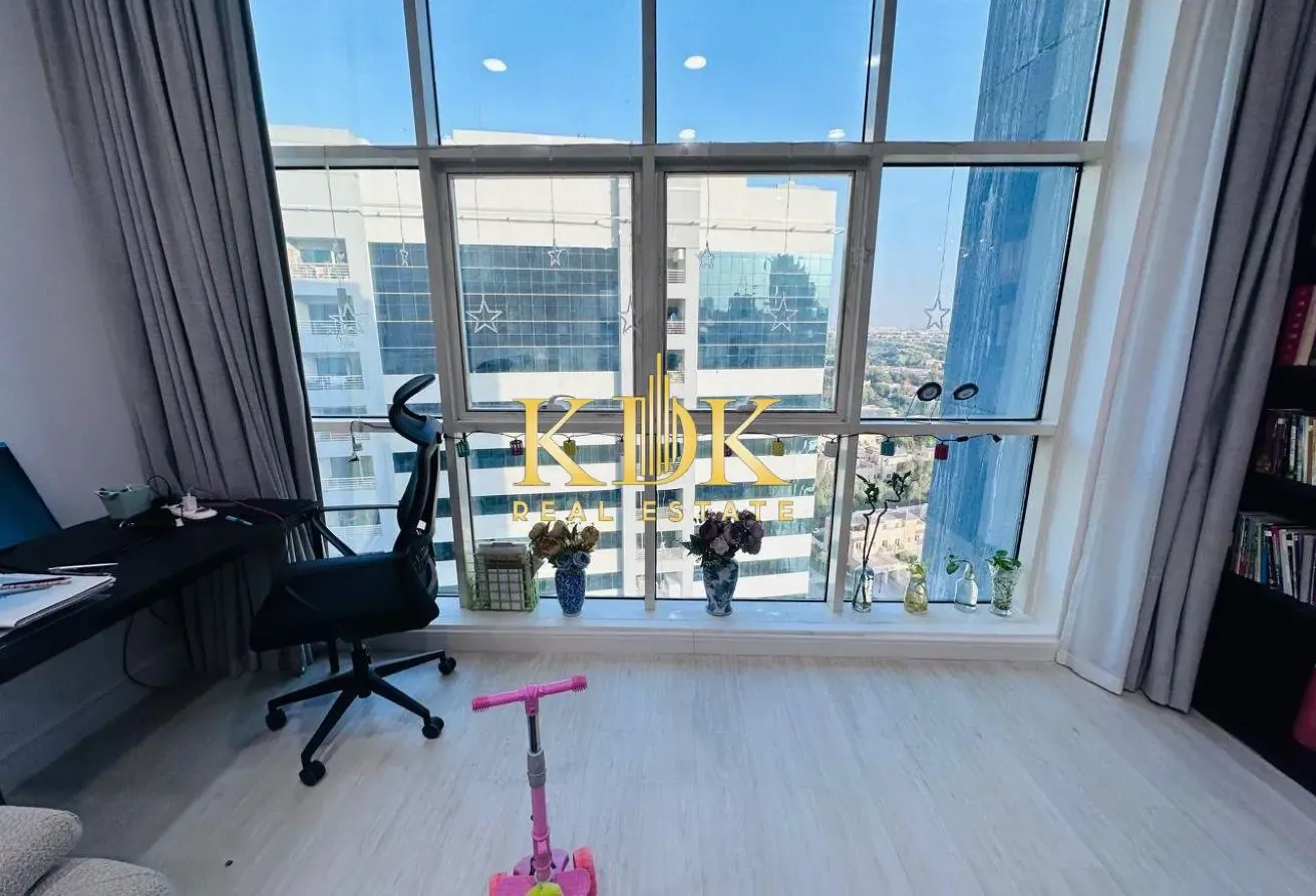 High-Floor 1BR | Golf & City View | Furnished