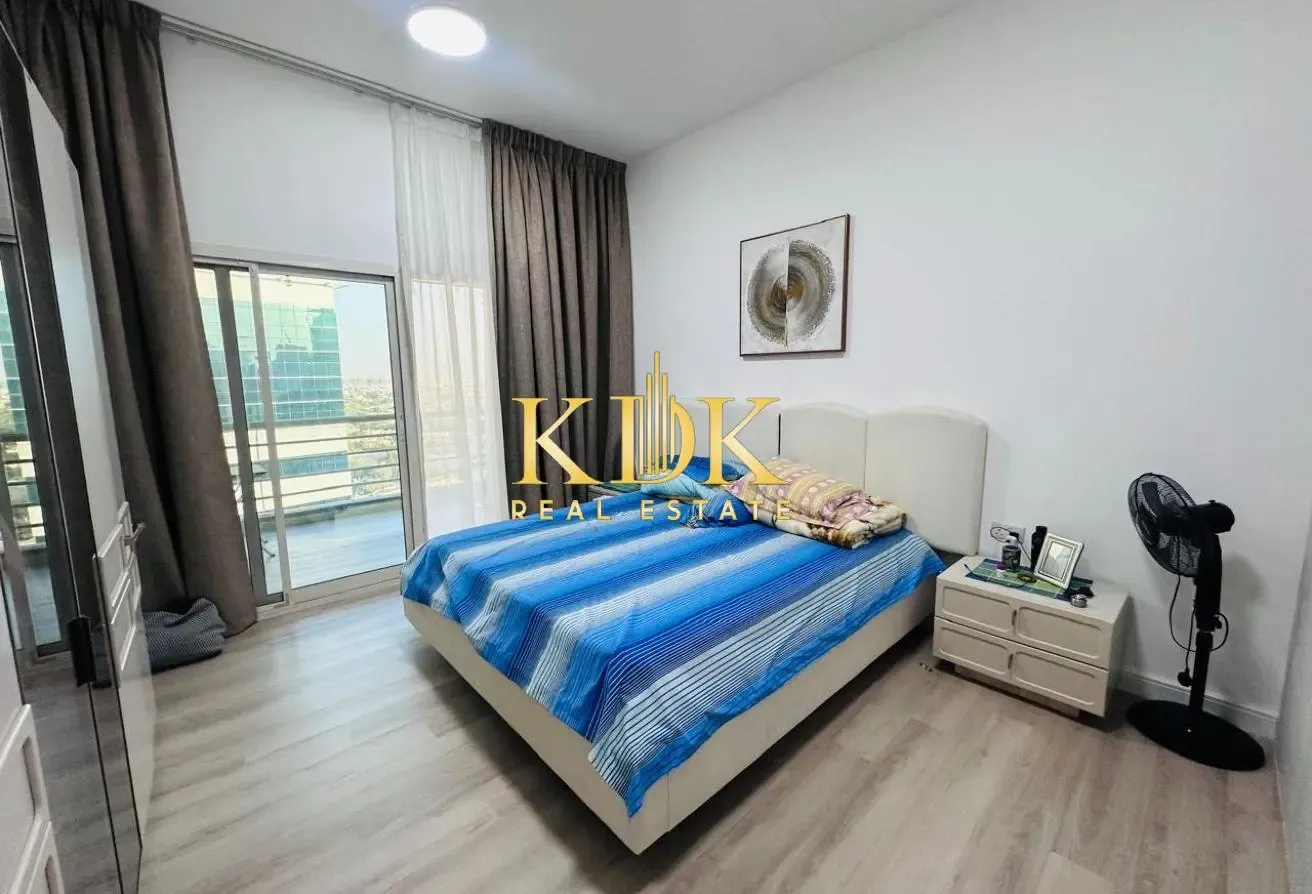 High-Floor 1BR | Golf & City View | Furnished