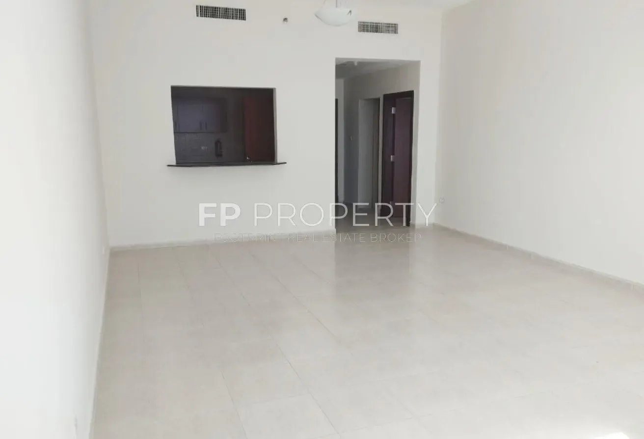 Huge Layout || Spacious Unit || Chiller Free