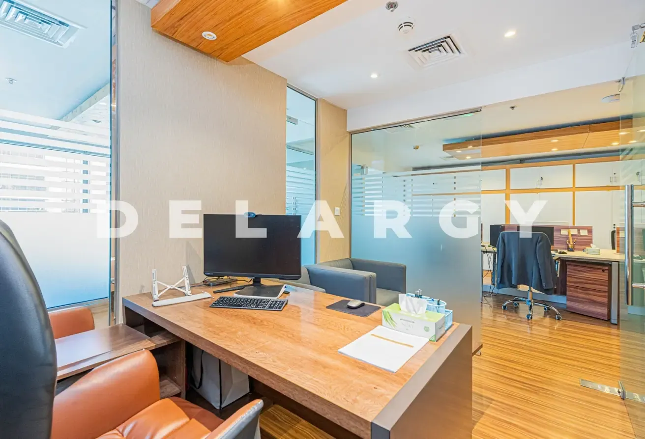 Community Expert | Near Metro | Ready to Move