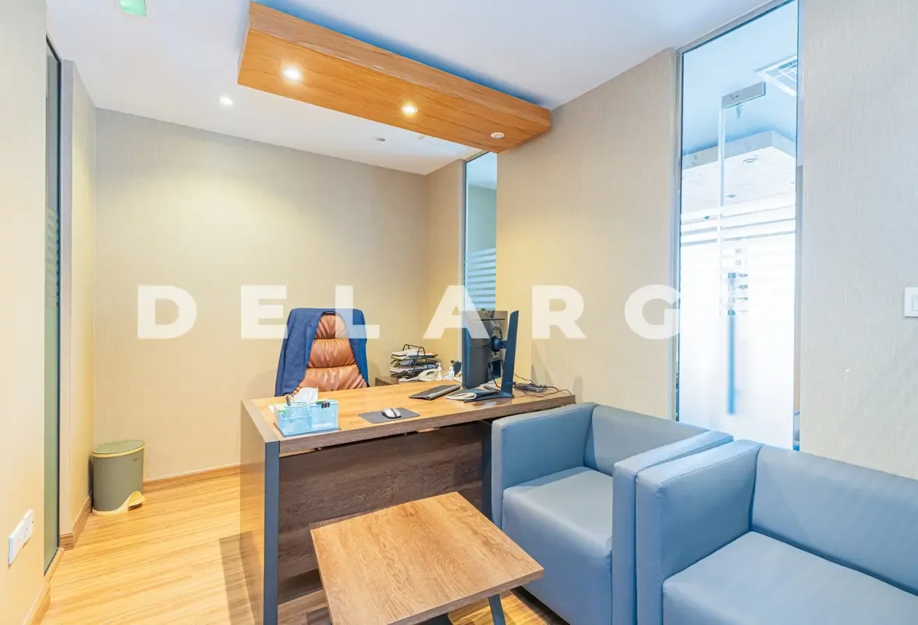 Community Expert | Near Metro | Ready to Move