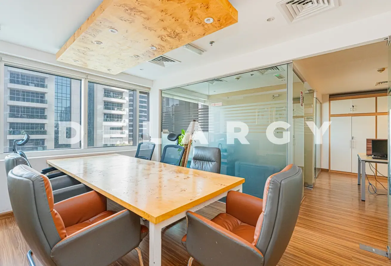 Community Expert | Near Metro | Ready to Move