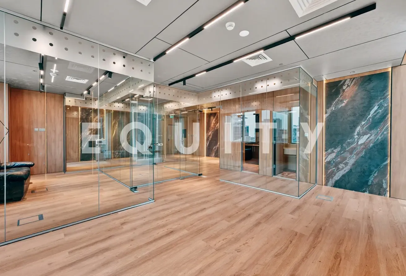 Vacant | Modern Fit Out | Close to Metro