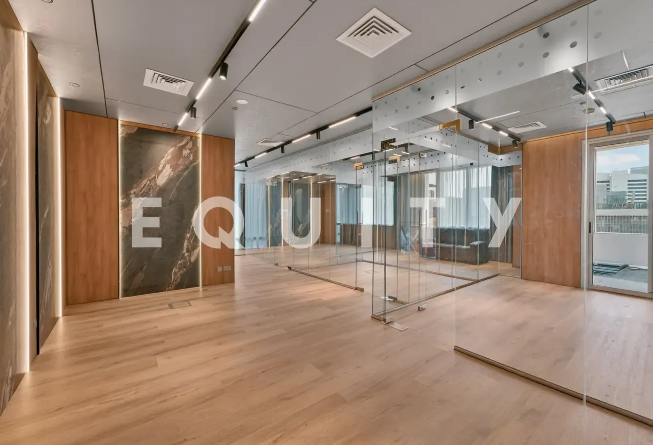 Vacant | Modern Fit Out | Close to Metro