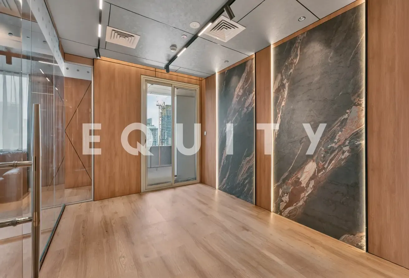 Vacant | Modern Fit Out | Close to Metro