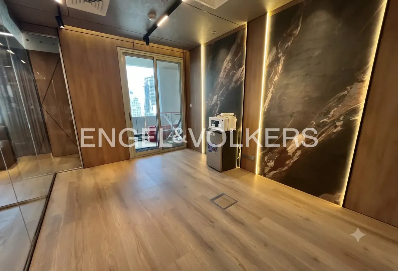 Sleek Partitioning | High Floor | Vacant