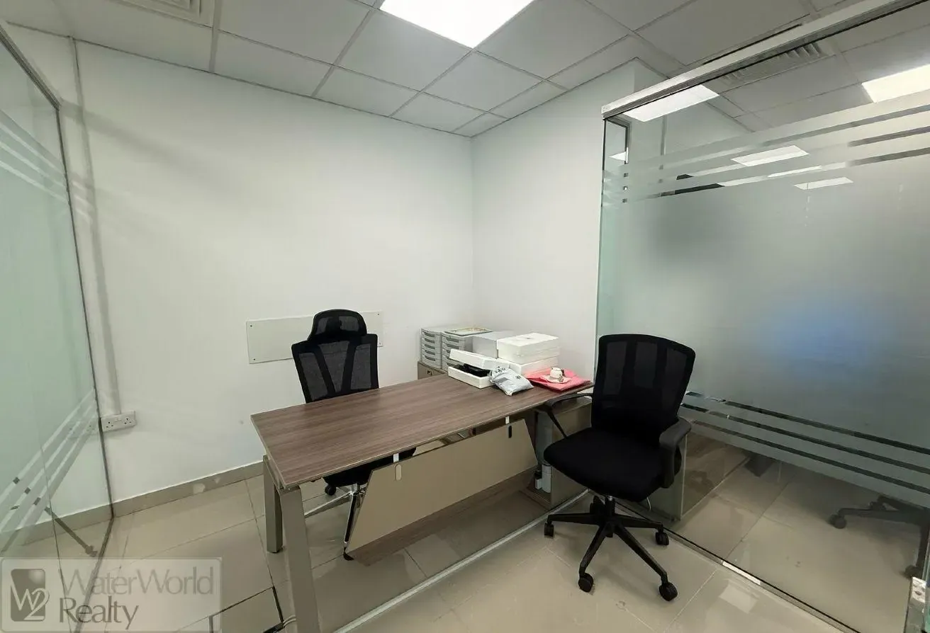 Near Metro Station  | Upgraded Unit | Fully Fitted