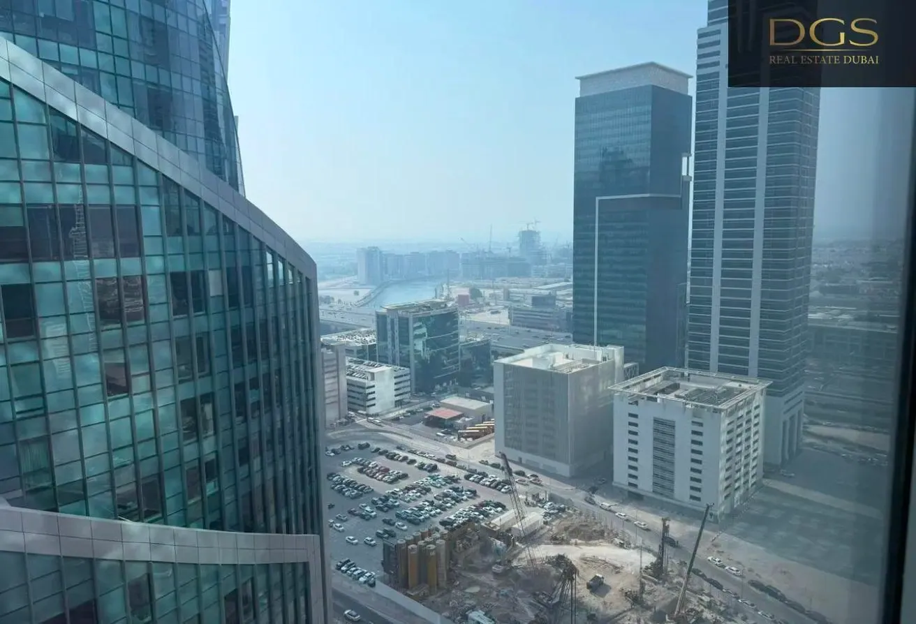 High Floor| Fitted | Near Metro | High ROI