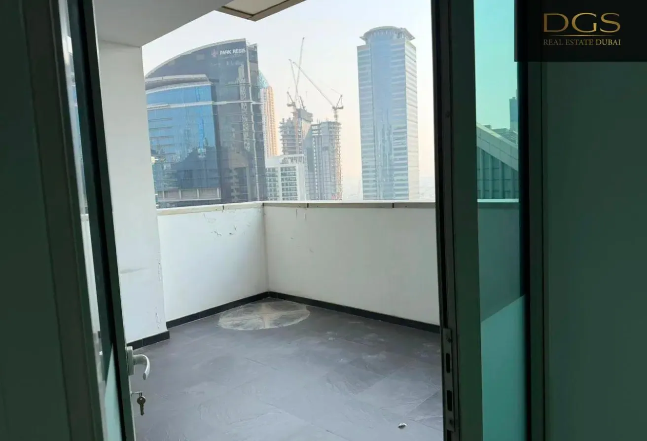 High Floor| Fitted | Near Metro | High ROI