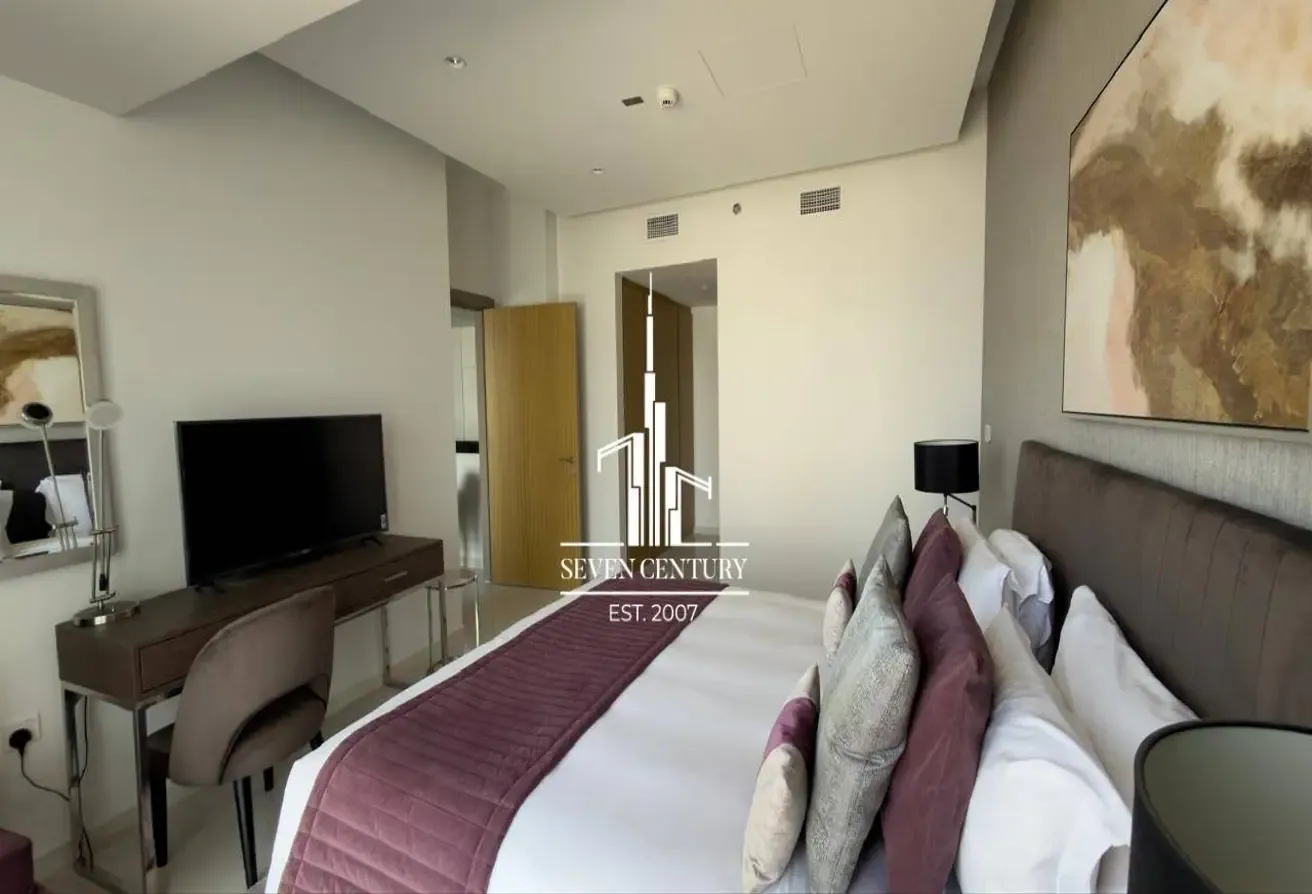 Burj Khalifa and canal view | Corner unit
