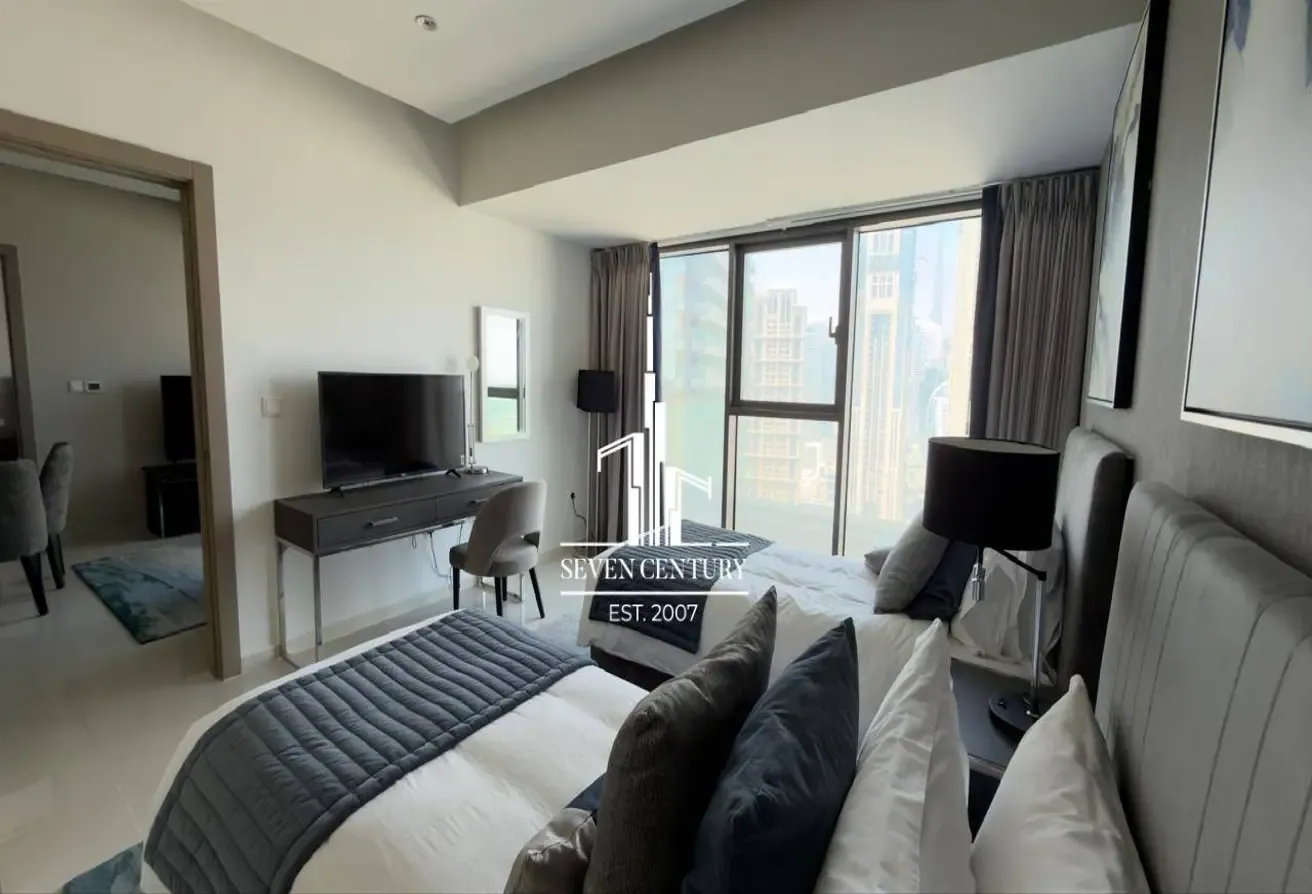 Burj Khalifa and canal view | Corner unit