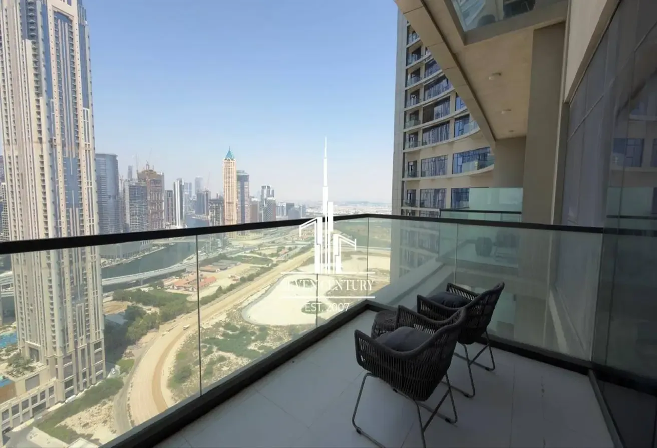 Burj Khalifa and canal view | Corner unit