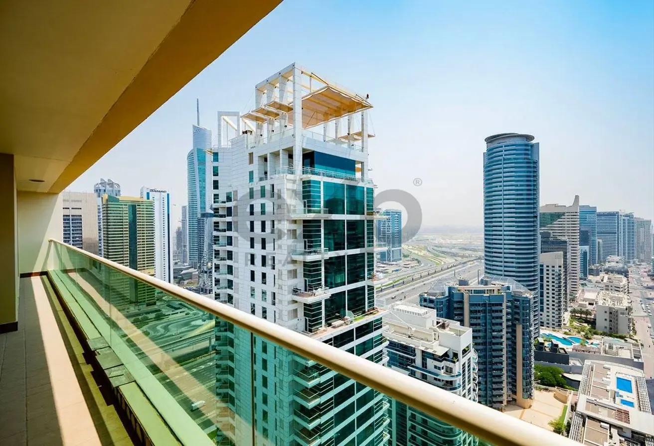 Top Floor | Penthouse | Full Marina Views