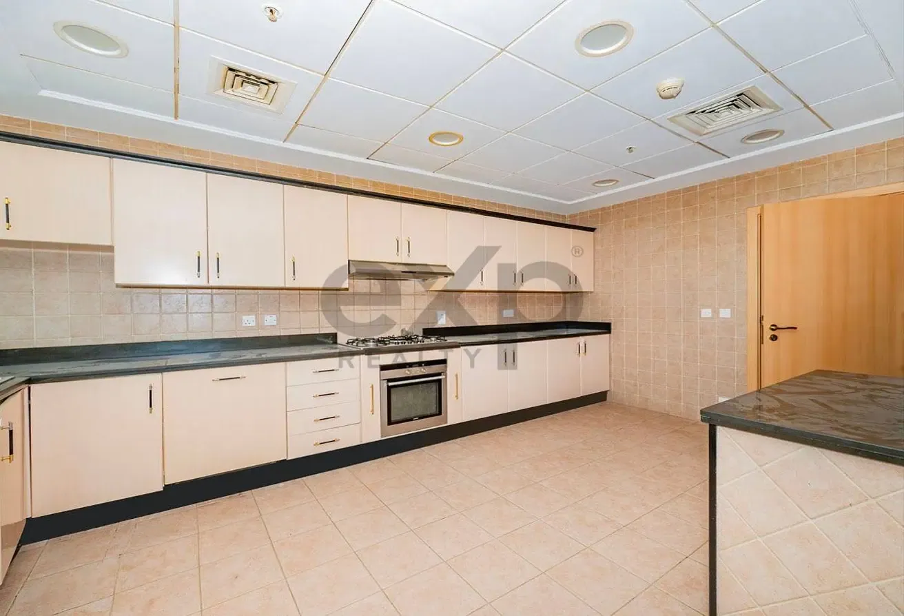 Top Floor | Penthouse | Full Marina Views