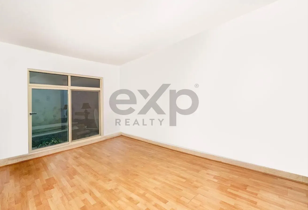Top Floor | Penthouse | Full Marina Views