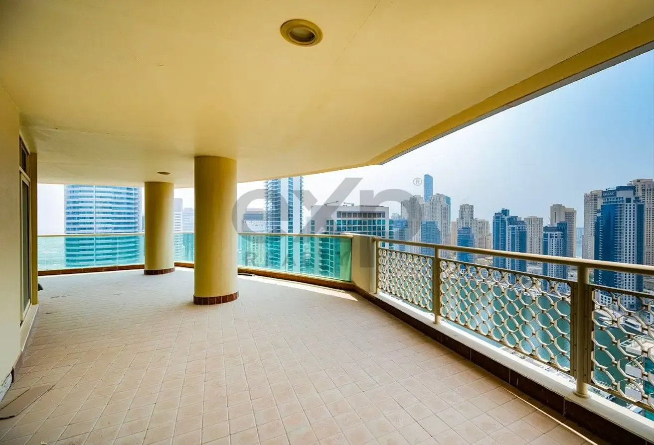 Top Floor | Penthouse | Full Marina Views