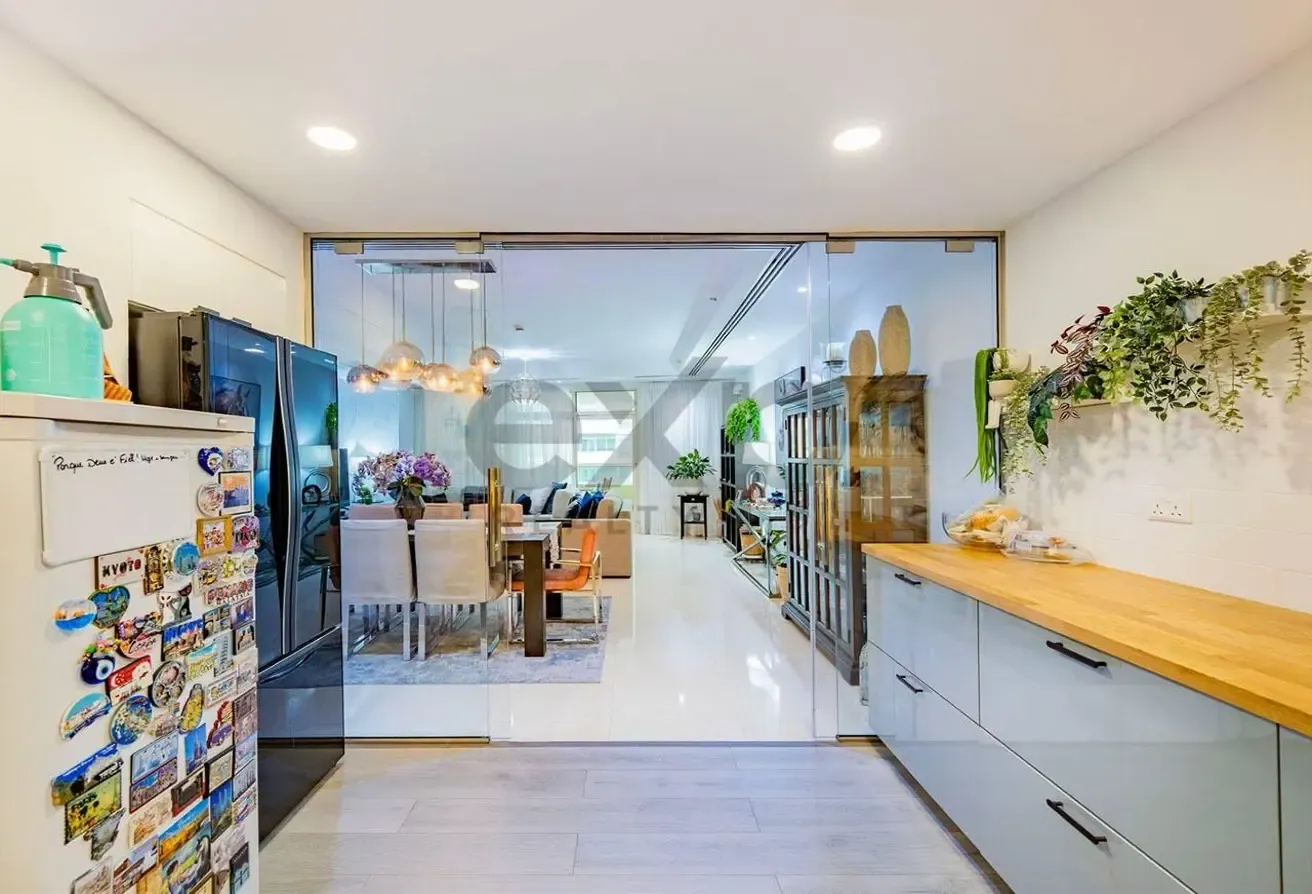 Fully Upgraded | Spacious | Rare | 2 Bedrooms