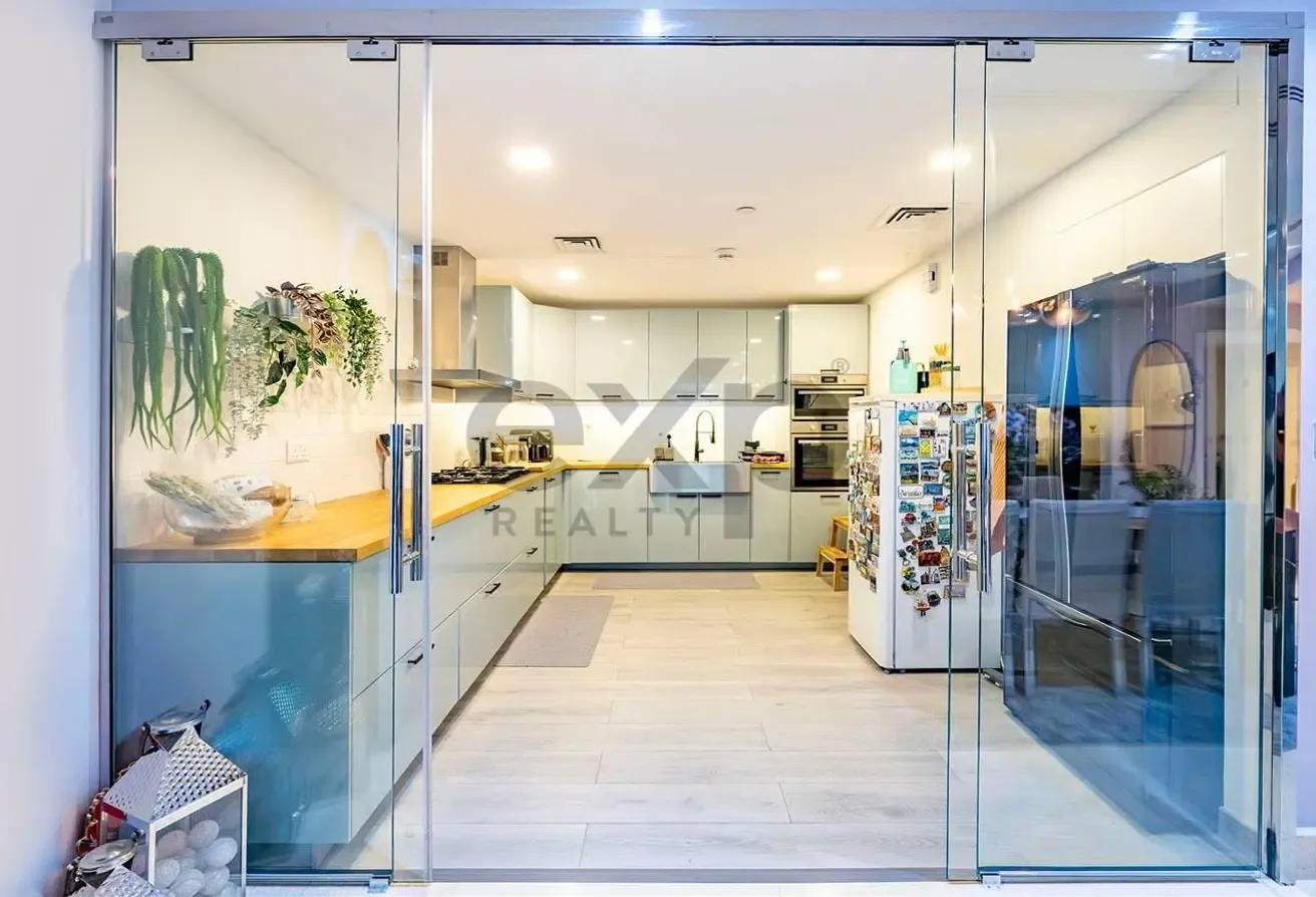 Fully Upgraded | Spacious | Rare | 2 Bedrooms