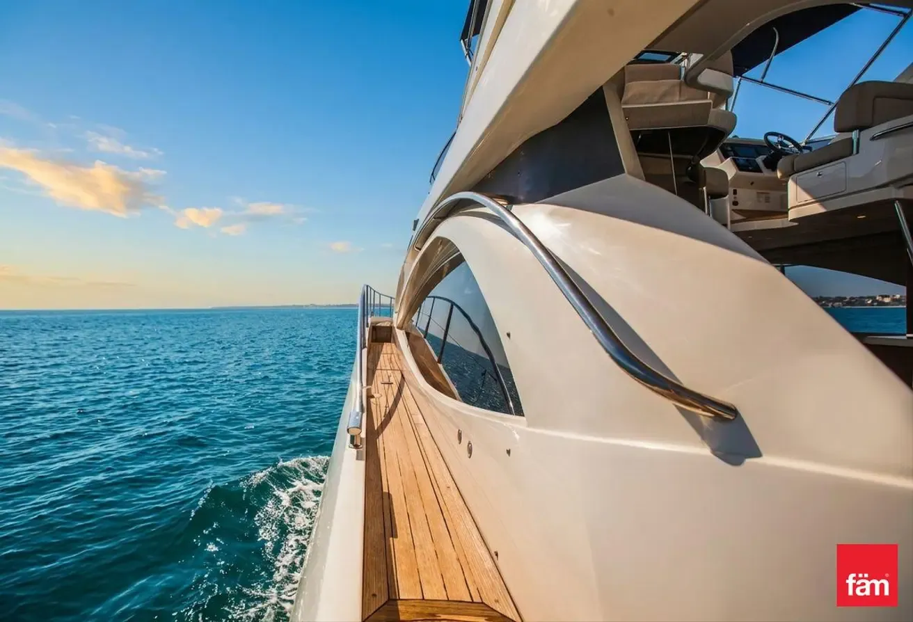 Corner  | Maids Room| Waterfront Living
