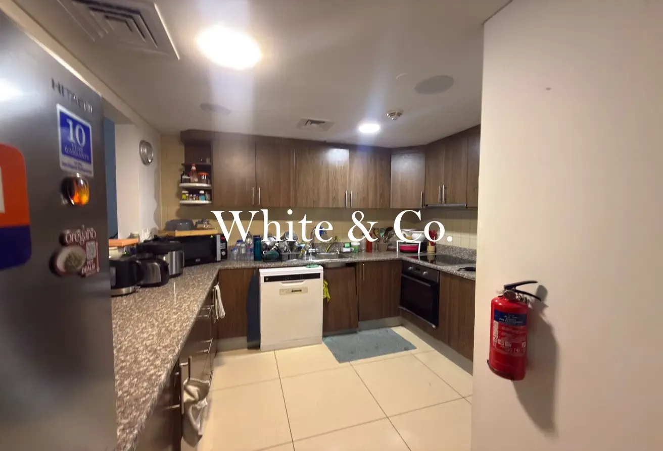 Lake View | Big Balcony | High Floor | VOT