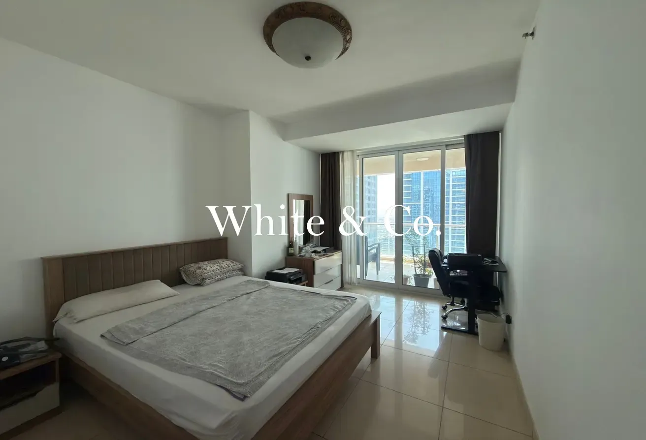 Lake View | Big Balcony | High Floor | VOT