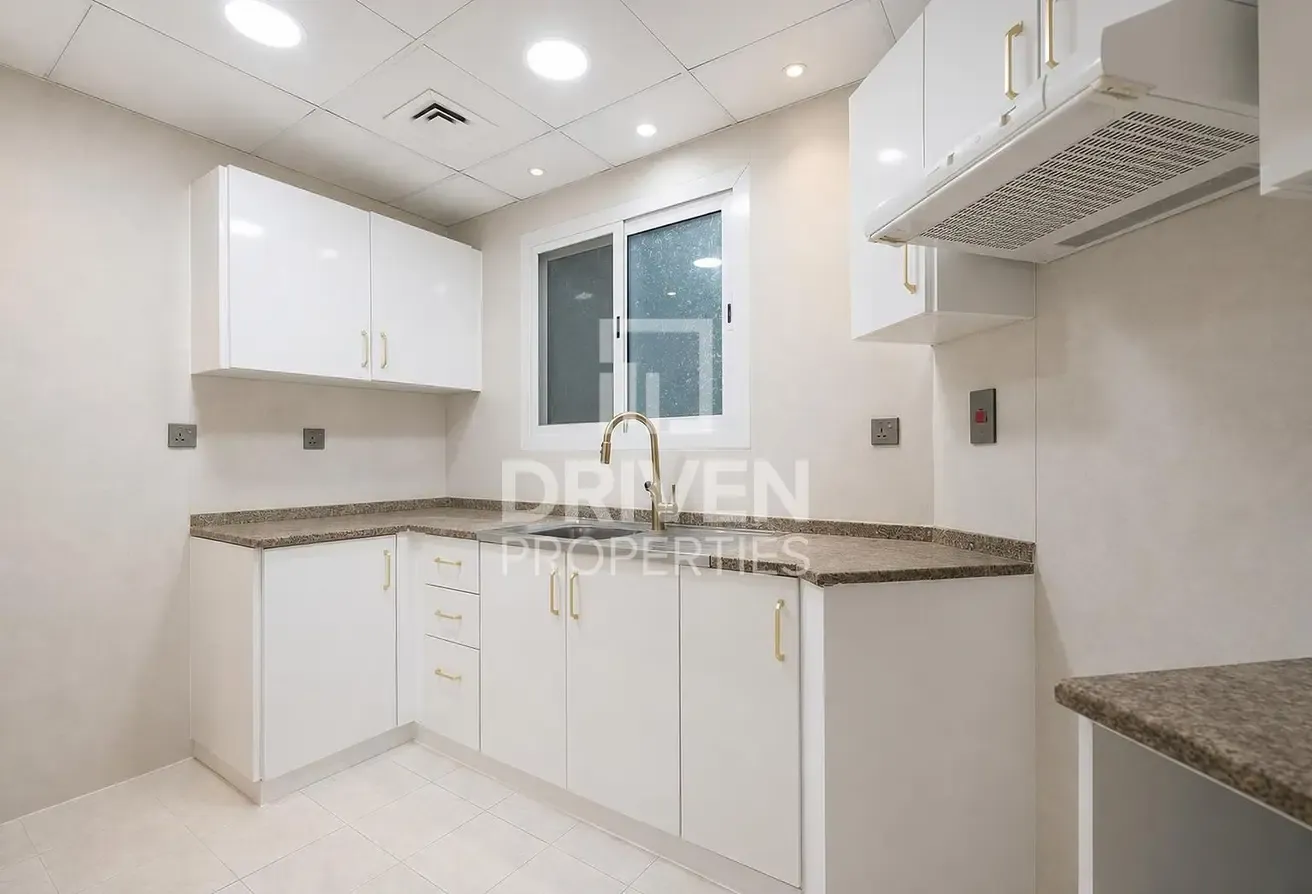 Upgraded Unit | Ready to Move in | Near Metro