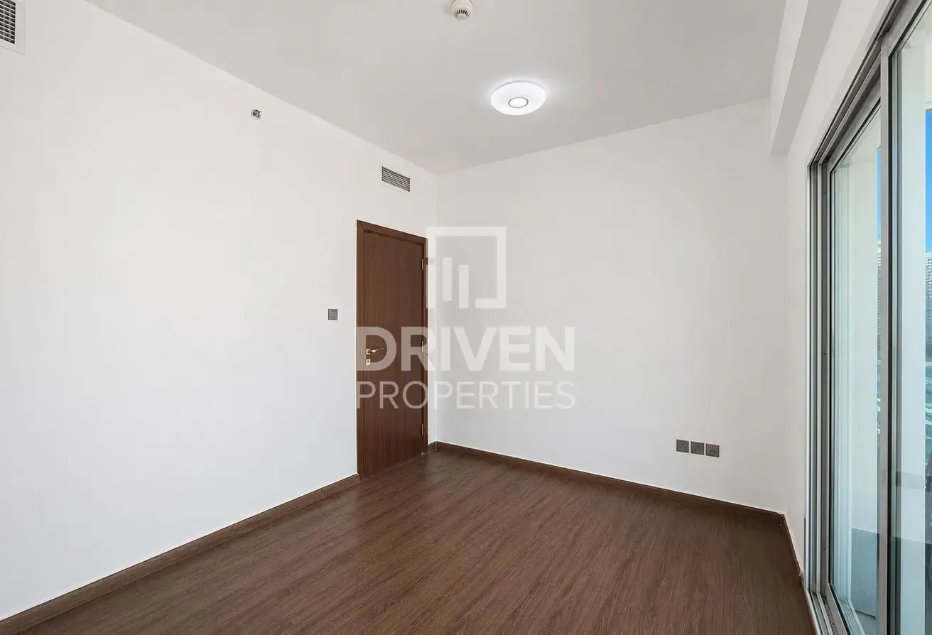 Upgraded Unit | Ready to Move in | Near Metro