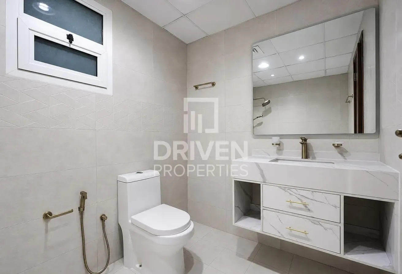 Upgraded Unit | Ready to Move in | Near Metro