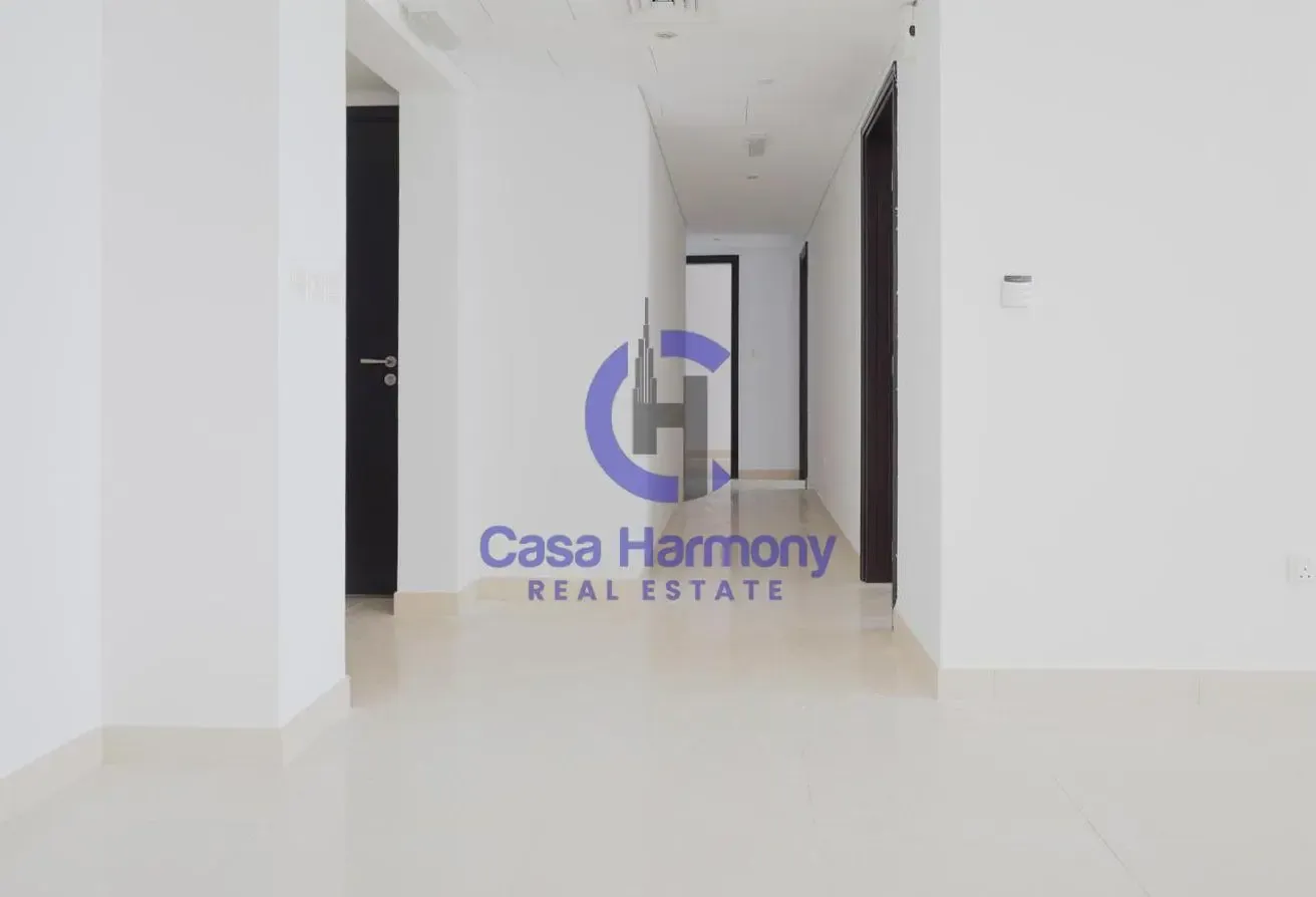 Canal View | Spacious Layout | Vacant on Transfer