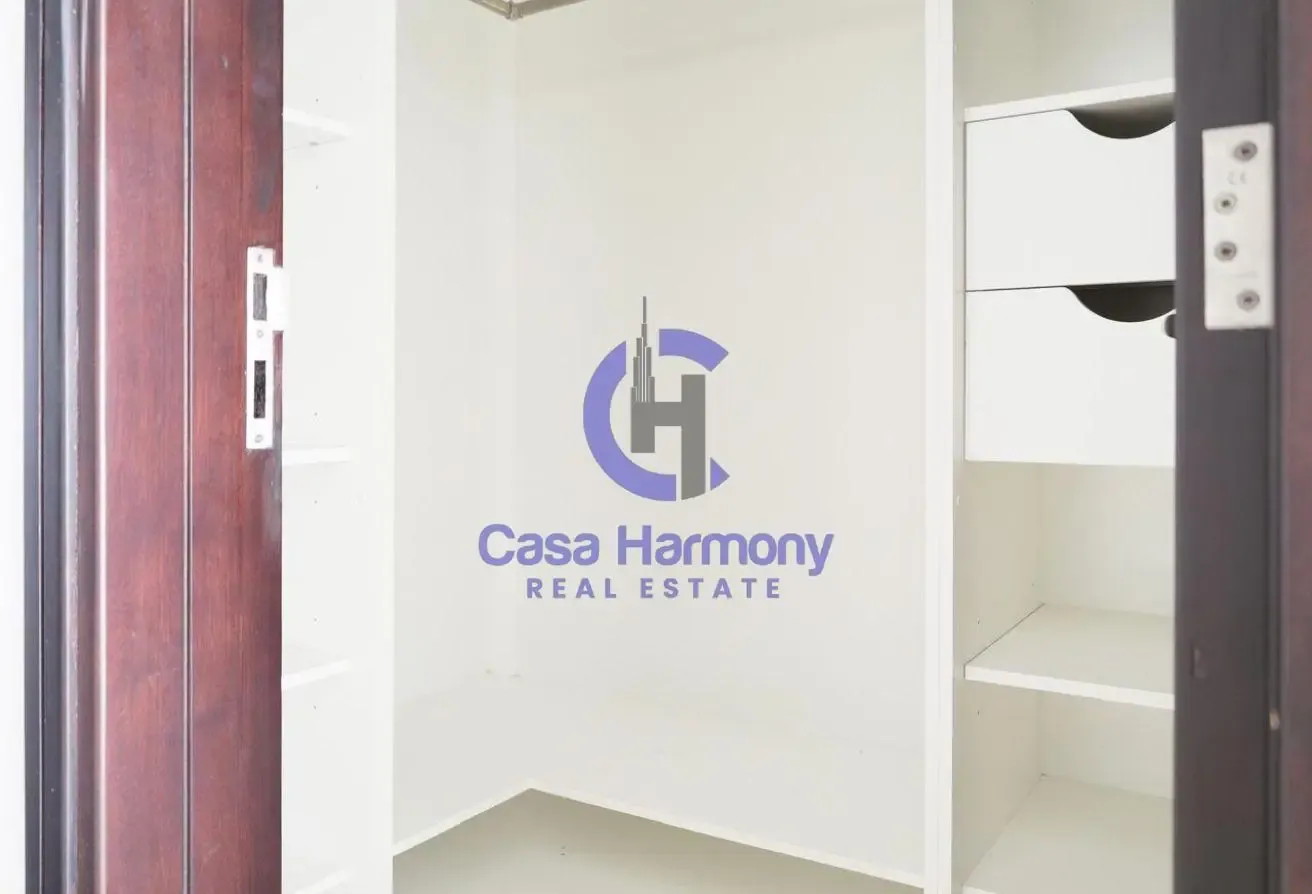 Canal View | Spacious Layout | Vacant on Transfer