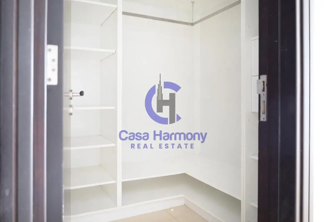 Canal View | Spacious Layout | Vacant on Transfer