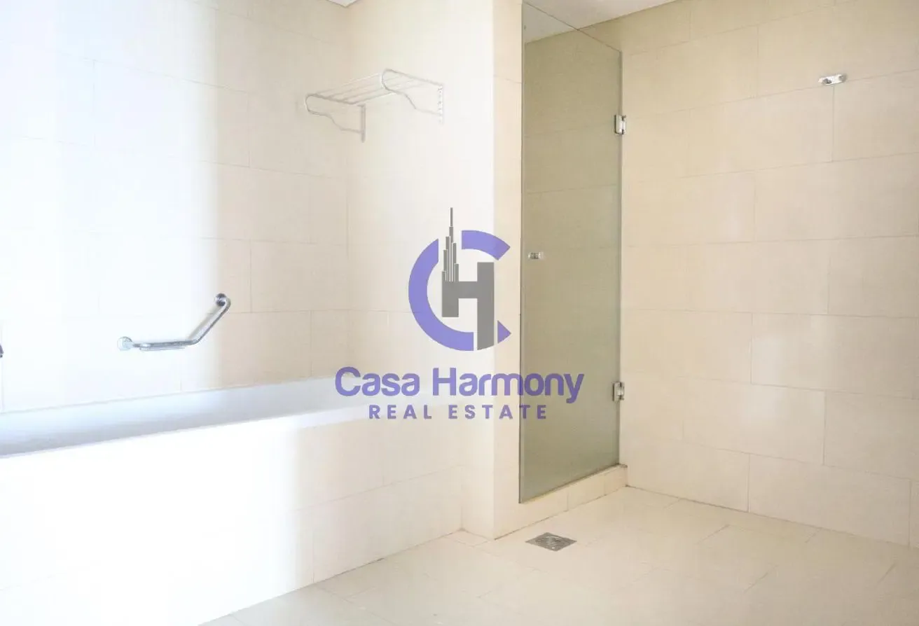 Canal View | Spacious Layout | Vacant on Transfer