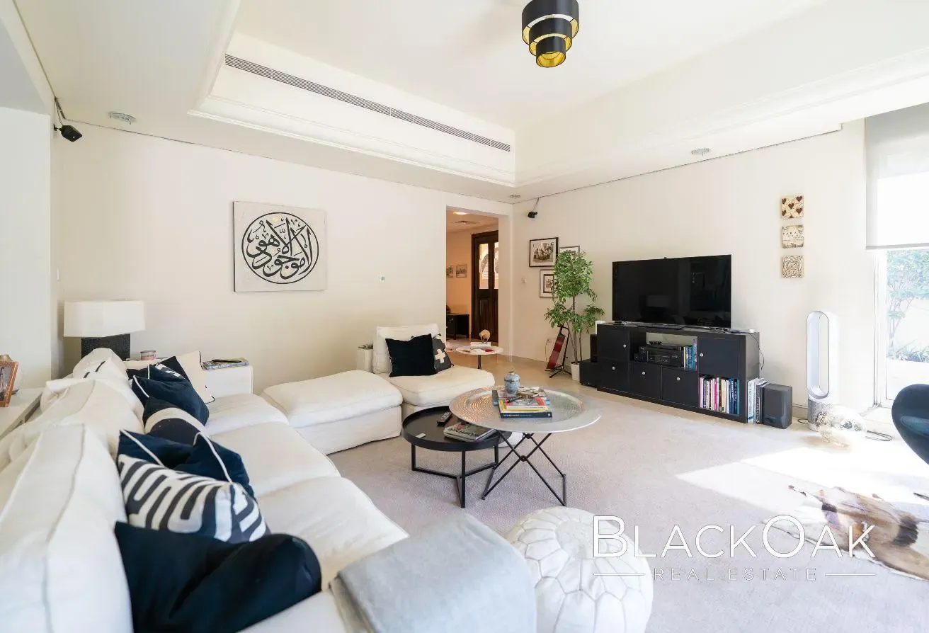 5-Bedroom Luxury Villa with Panoramic Golf Course