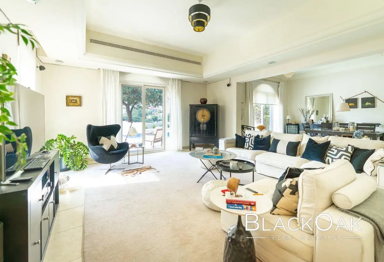 5-Bedroom Luxury Villa with Panoramic Golf Course