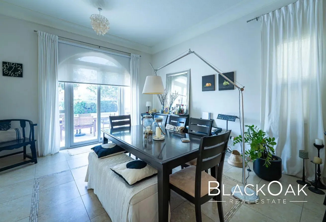 5-Bedroom Luxury Villa with Panoramic Golf Course