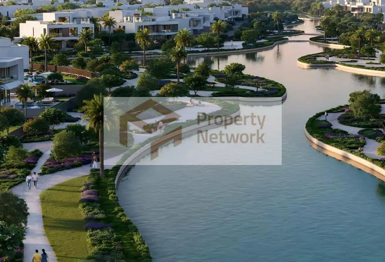 Spacious 4BR | On Lagoon | Huge Plot
