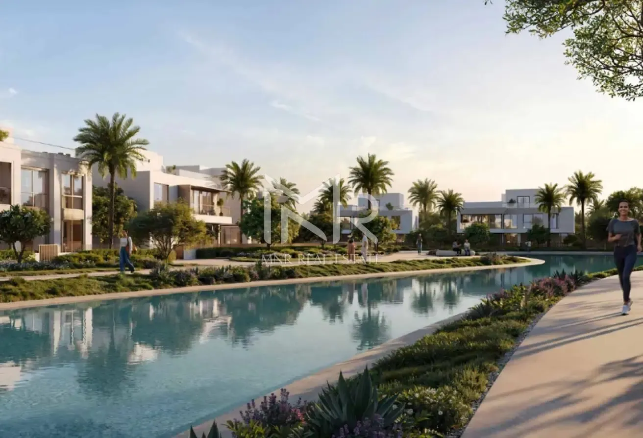 14,639 Plot | 6 BED Water Facing | Luxury Villa