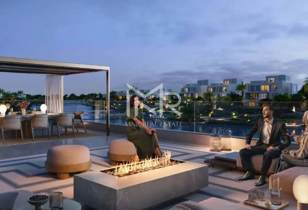 14,639 Plot | 6 BED Water Facing | Luxury Villa