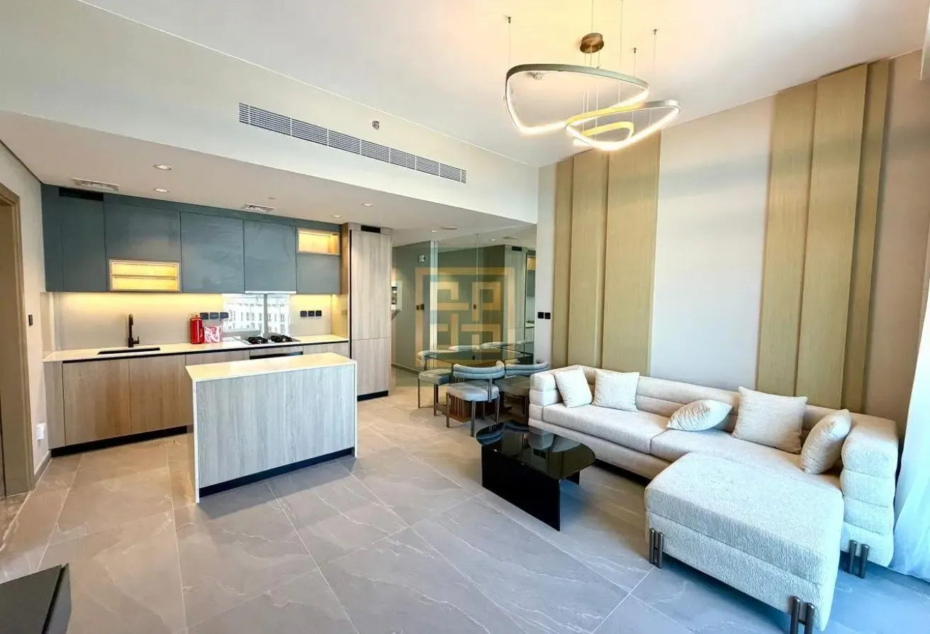 Fully Furnished | High Floor | Availabe to Move In