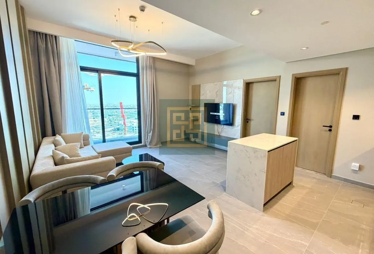 Fully Furnished | High Floor | Availabe to Move In