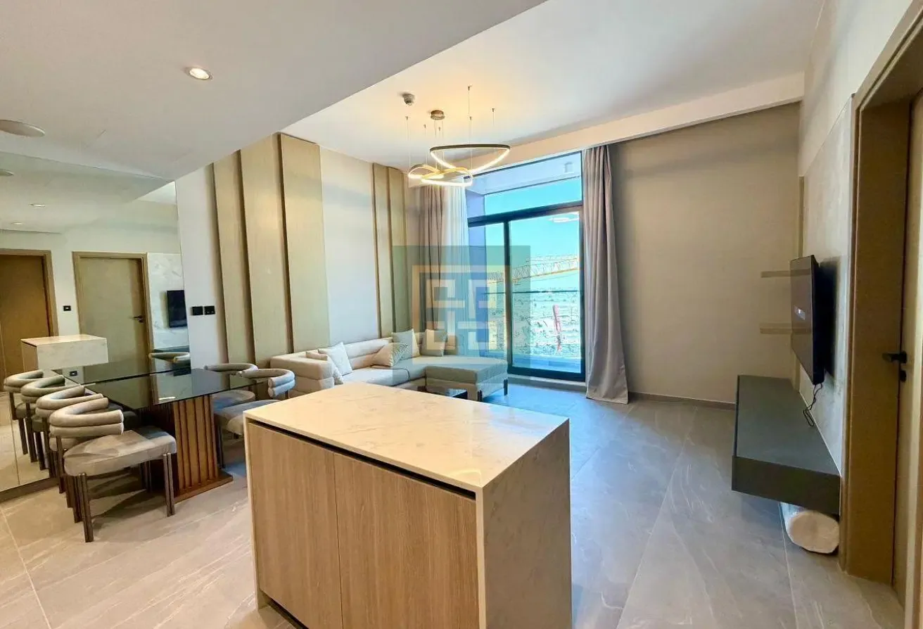 Fully Furnished | High Floor | Availabe to Move In